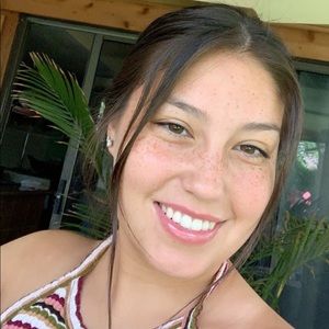 Meet your Posher, Marissa